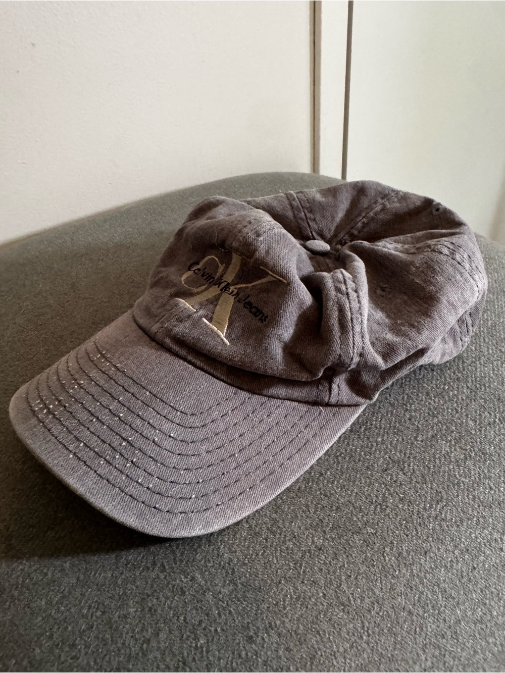 VINTAGE Calvin Klein Gray Baseball Cap with CK Logo - Picture 5 of 6